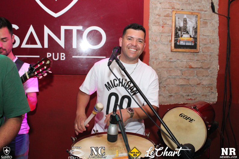 SANTO PUB (57)